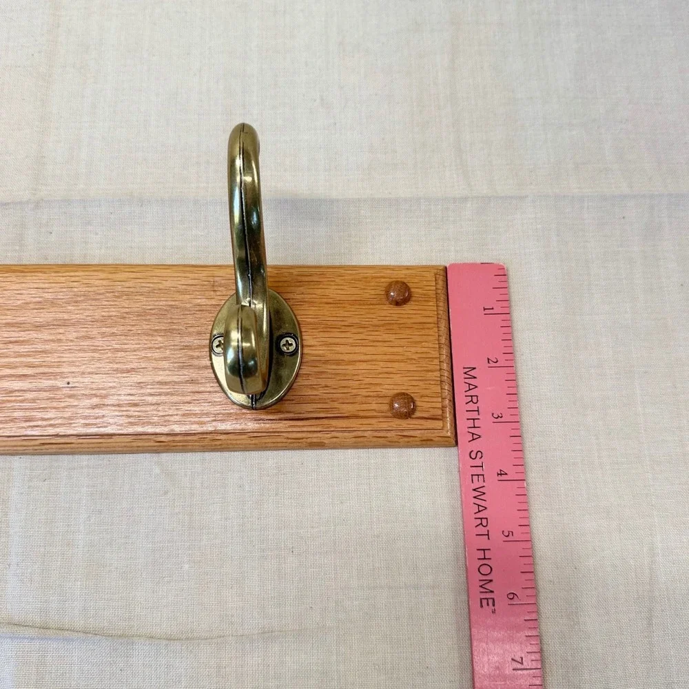 Vintage‎ Oak Wood Wall Mounted Coat Rack 3 Brass Hooks Entryway Mudroom 80s